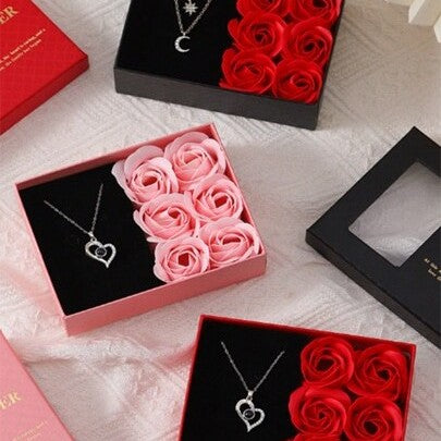 Caja De Rosas Regalo Collar San Valentín